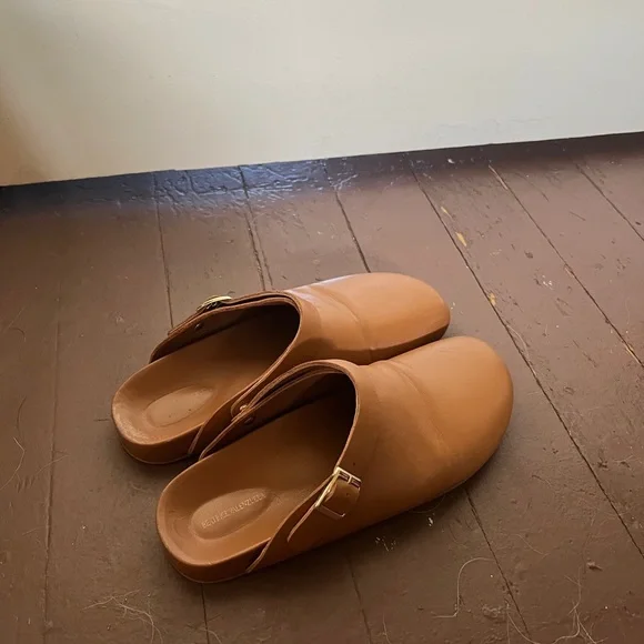 Beatrice Valenzuela Cajeta Clog - Picture 3 of 6